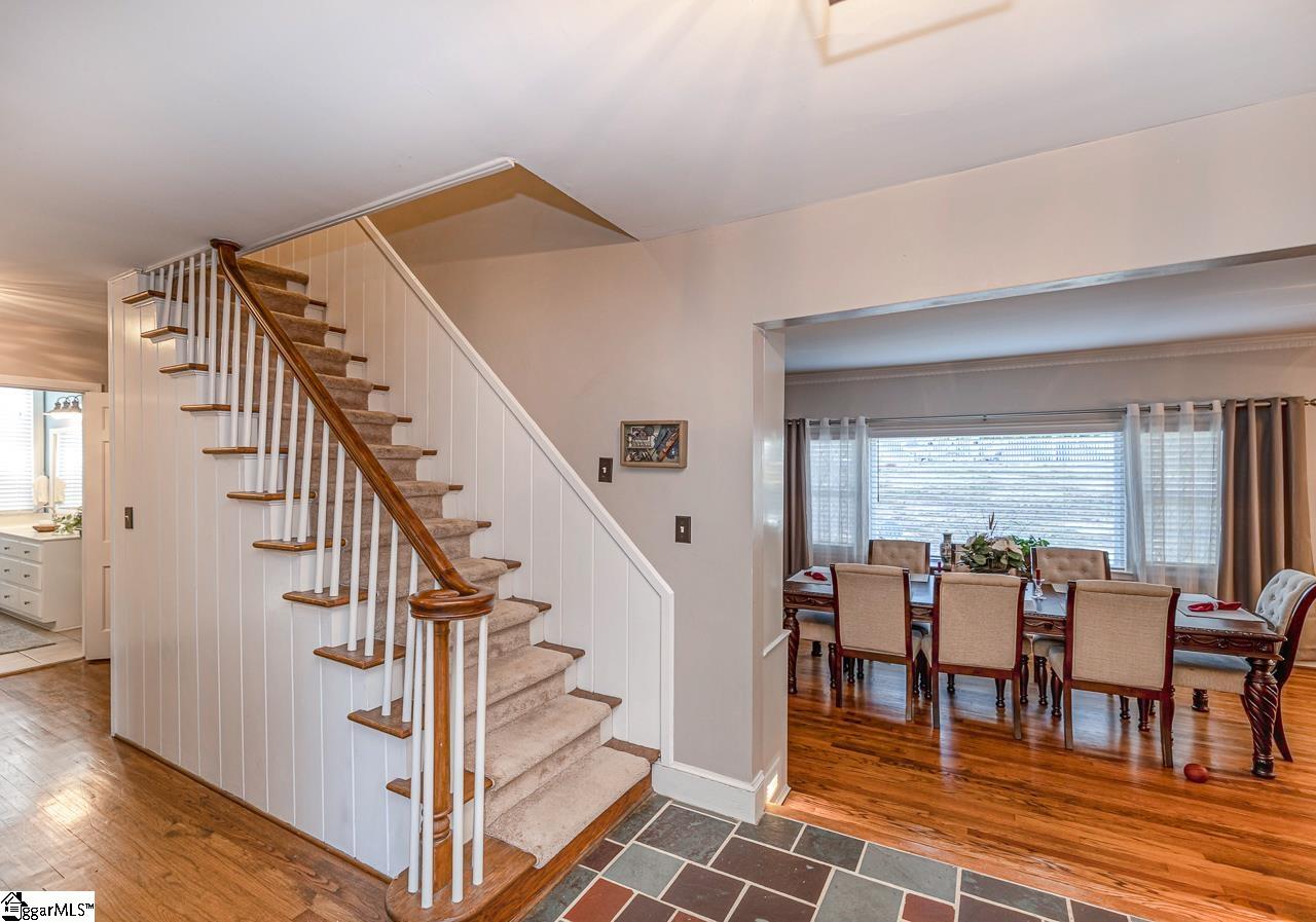 305 Sweetbriar Road Greenville, SC 29615 - Photo 8 of 36 Gallery Image 8