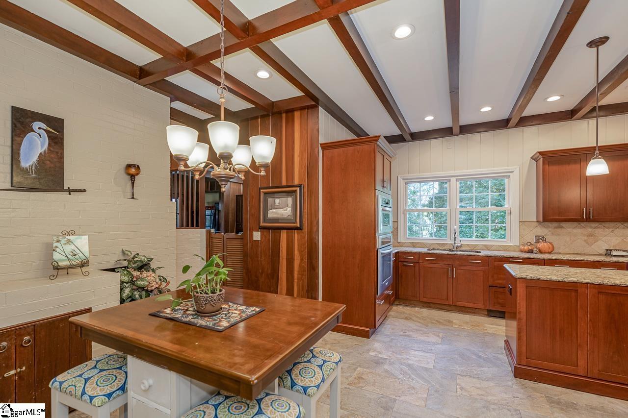 305 Sweetbriar Road Greenville, SC 29615 - Photo 10 of 36 Gallery Image 10
