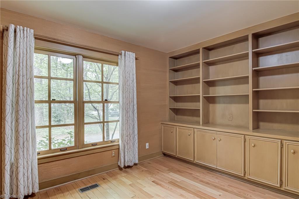 2555 Country Club Road Winston-Salem, NC 27104 - Photo 20 of 34 Gallery Image 20