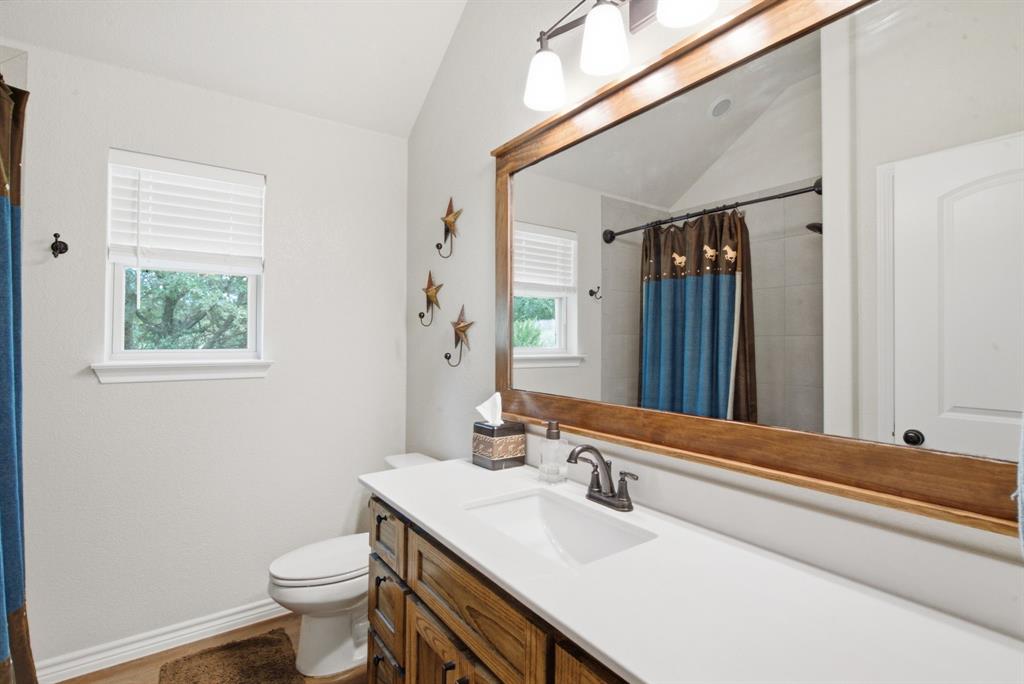 640 Sunfish Point Bluff Dale, TX 76433 - Photo 21 of 39 Hall bath