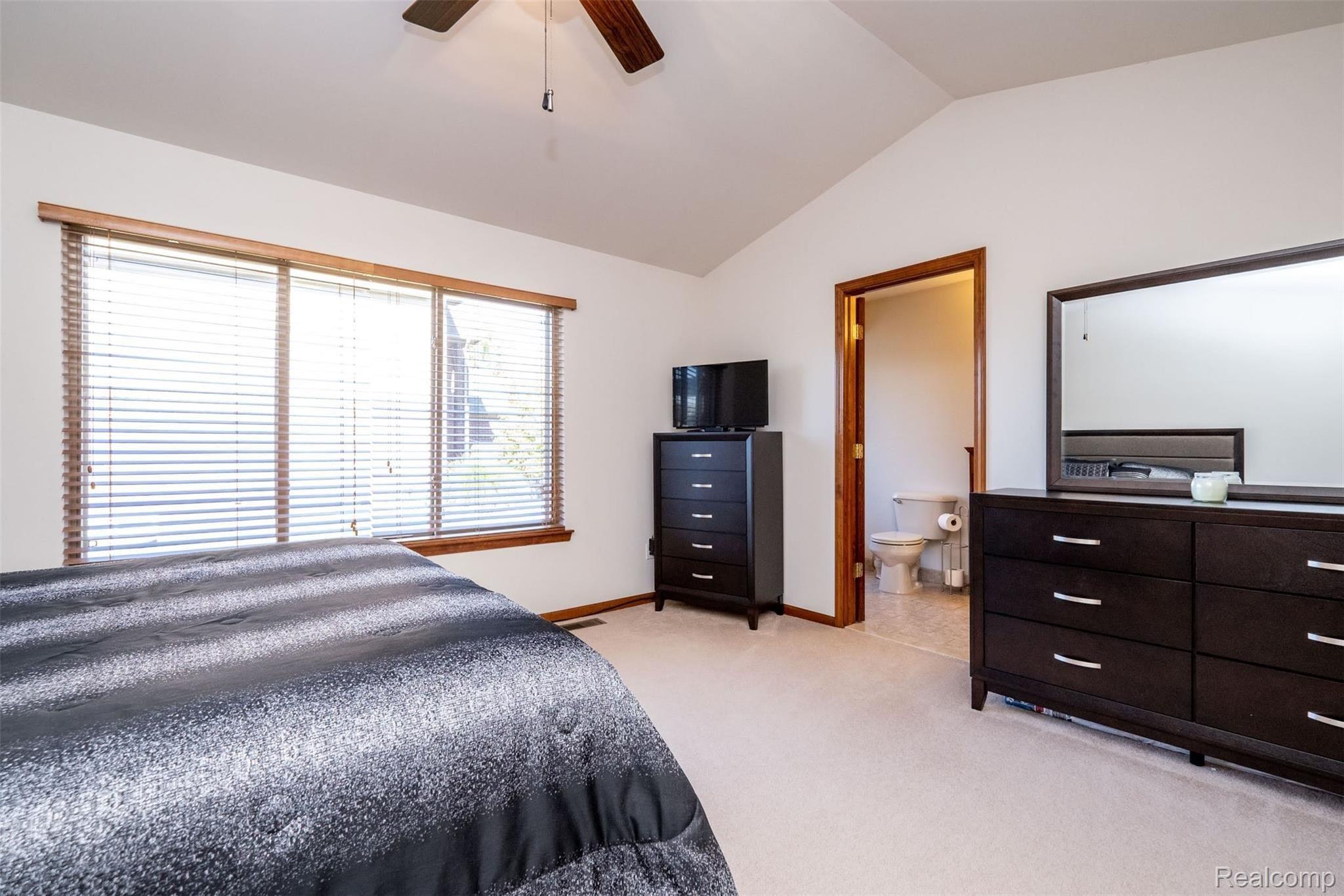 16059 Moore Park Road Macomb, MI 48044 - Photo 23 of 54 16059 Moore Park Rd (25 of 55).jpg