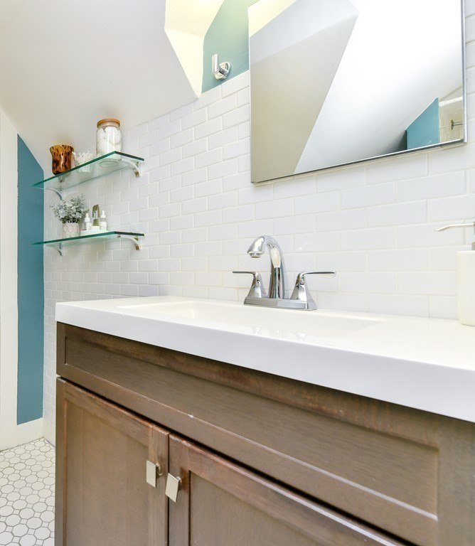 18 Windermere Road, Unit 2 Boston, MA 02125 - Photo 27 of 34 Gallery Image 27