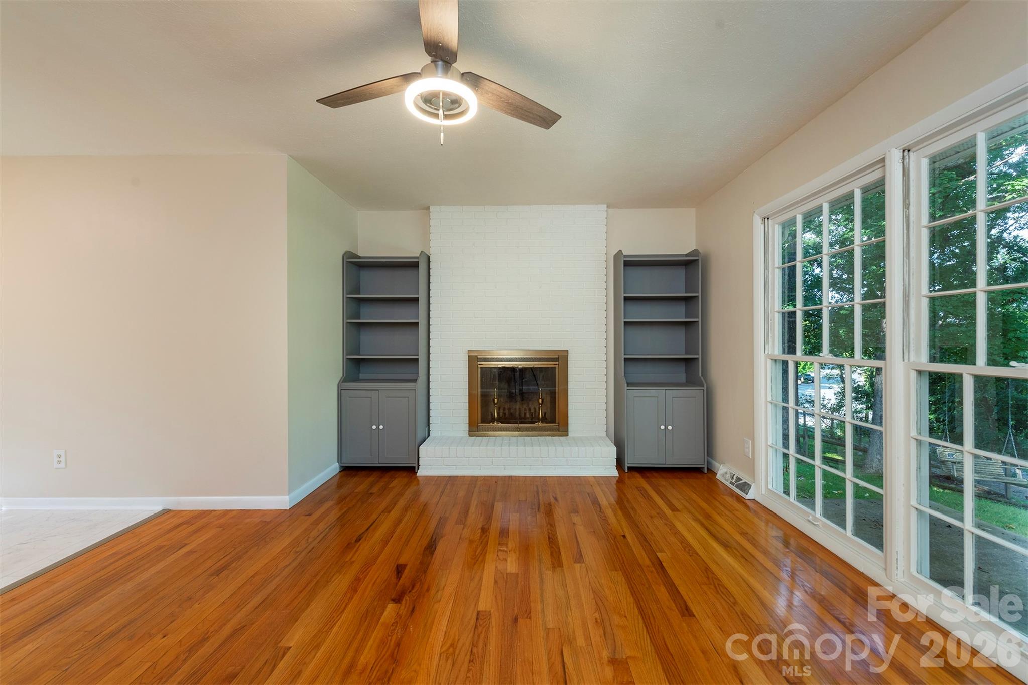 76 Maple Springs Road Asheville, NC 28805 - Photo 4 of 27 Gallery Image 4
