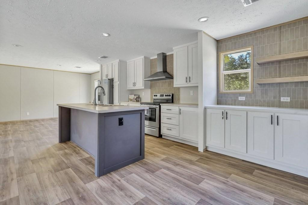 128 Three C Road Jesup, GA 31545 - Photo 4 of 29
