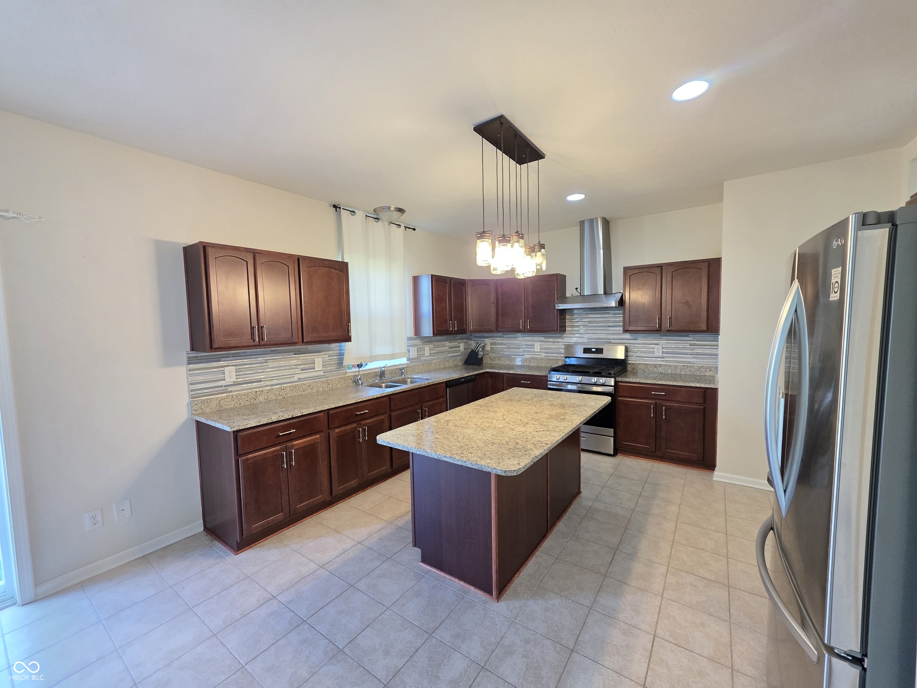 7048 Stoney Ridge Drive Columbus, IN 47201 - Photo 4 of 29