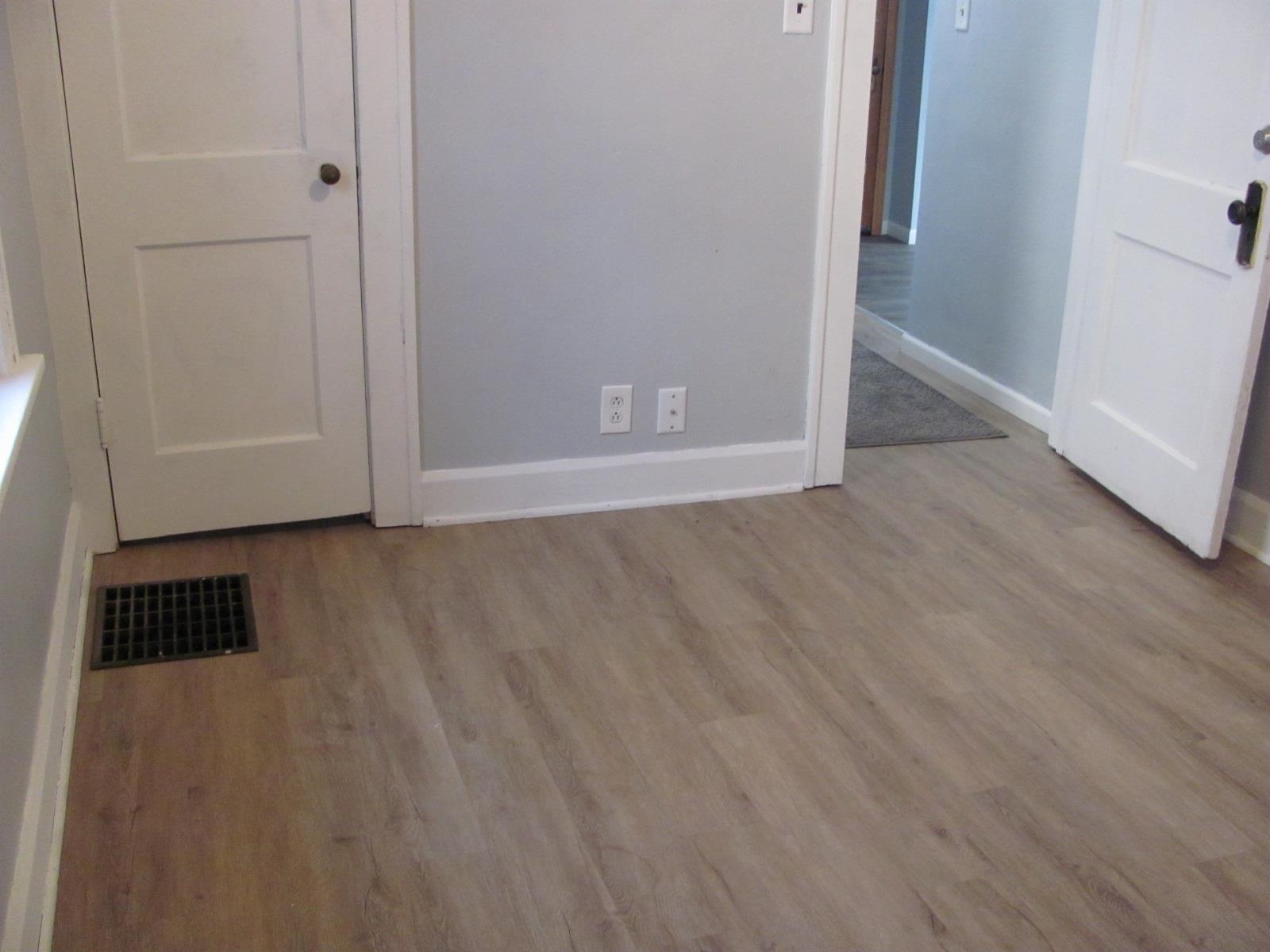 1817 Ridge Avenue Rockford, IL 61103 - Photo 18 of 48 a view of small space with wooden floor