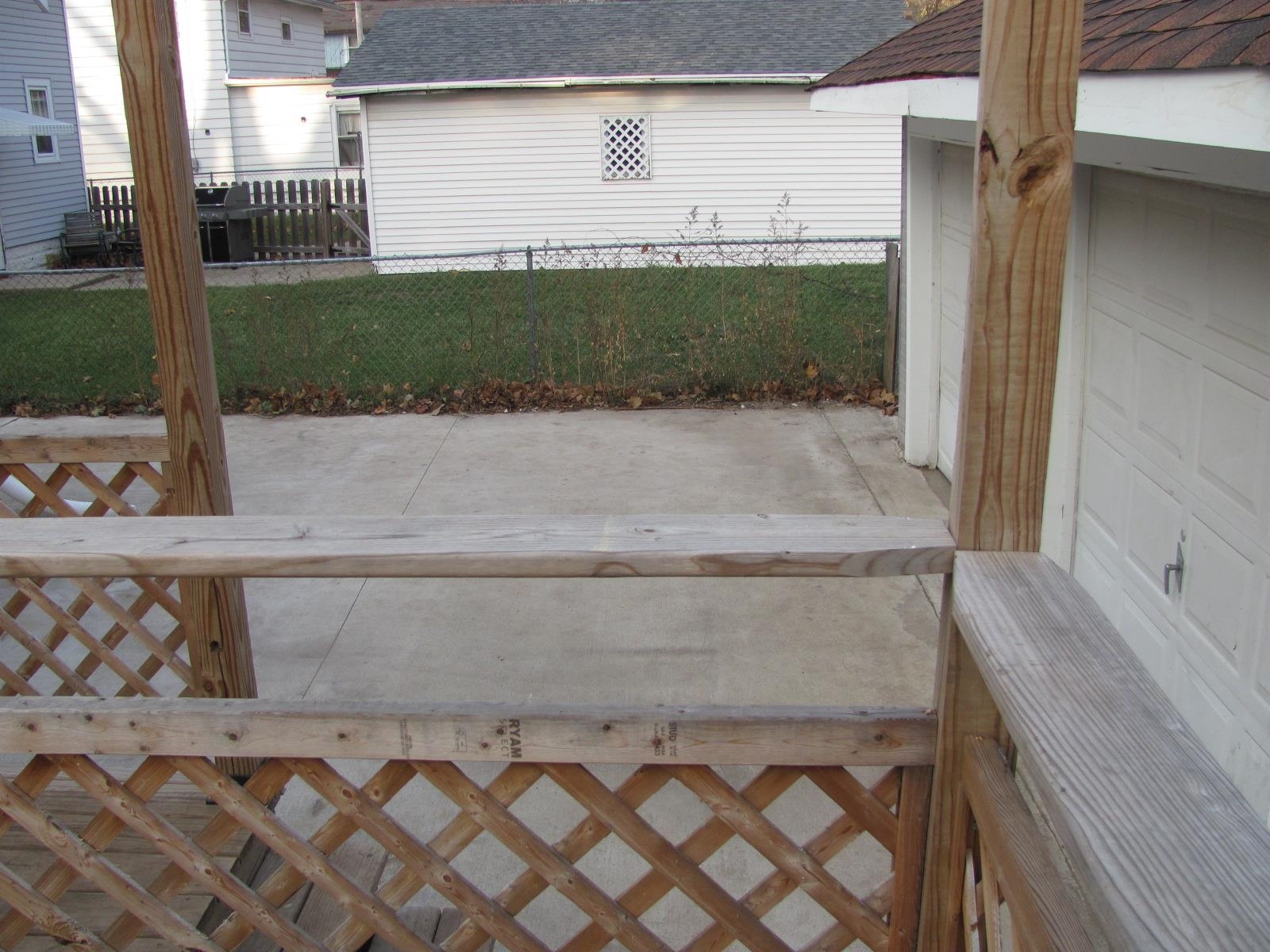 1817 Ridge Avenue Rockford, IL 61103 - Photo 36 of 48 a view of backyard with tub
