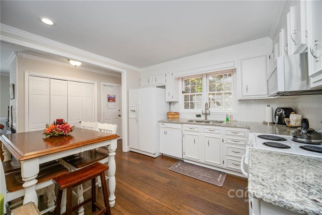 116 Dovershire Road Charlotte, NC 28270 - Photo 10 of 44 Gallery Image 10