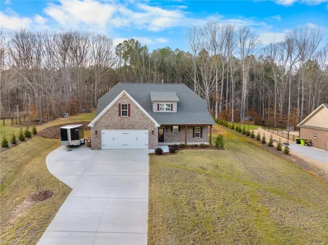 $530,000 | 928 Kapstone Crossing, Lexington, NC 27295