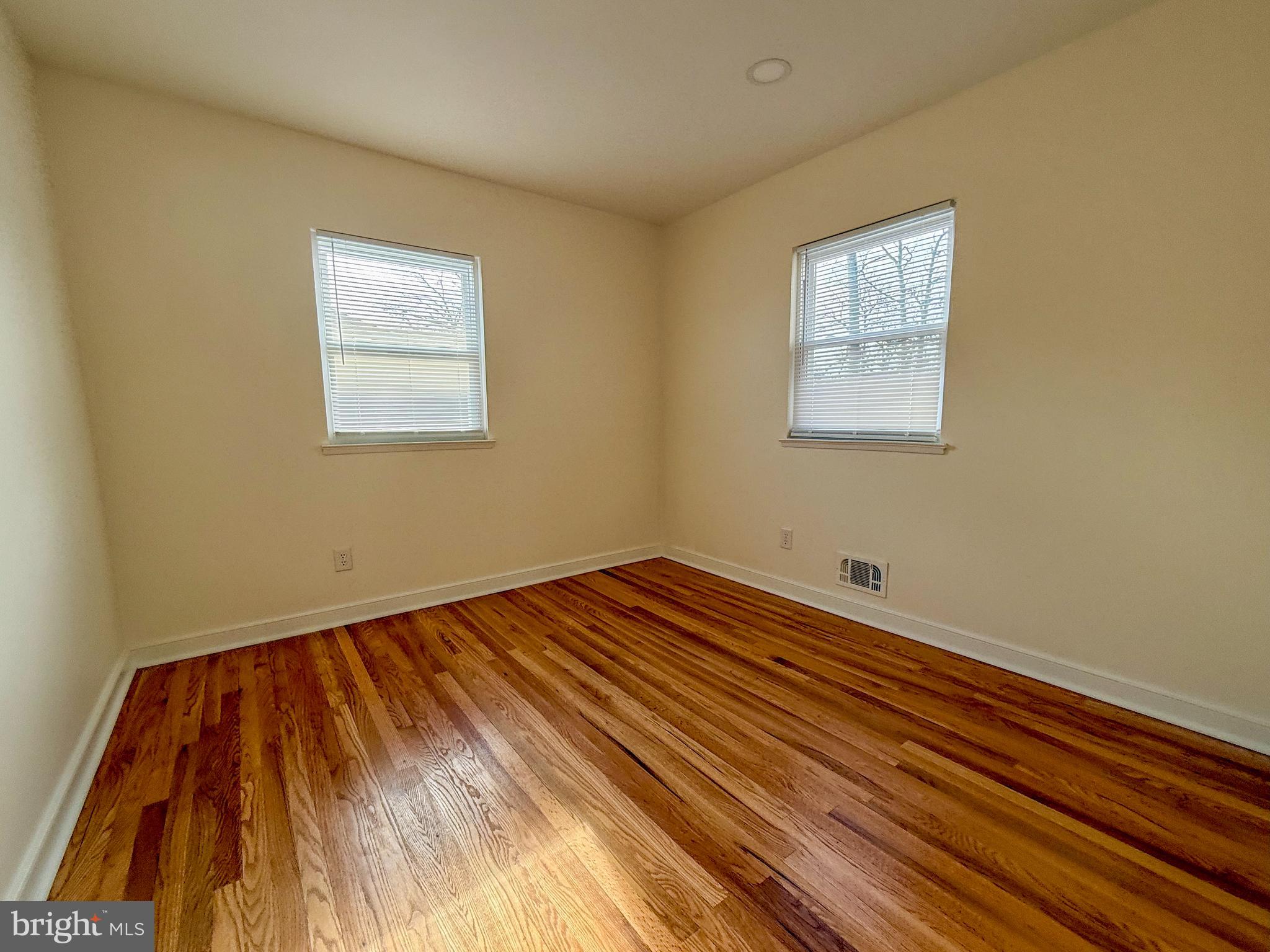 504 Crisfield Road Baltimore, MD 21220 - Photo 14 of 33