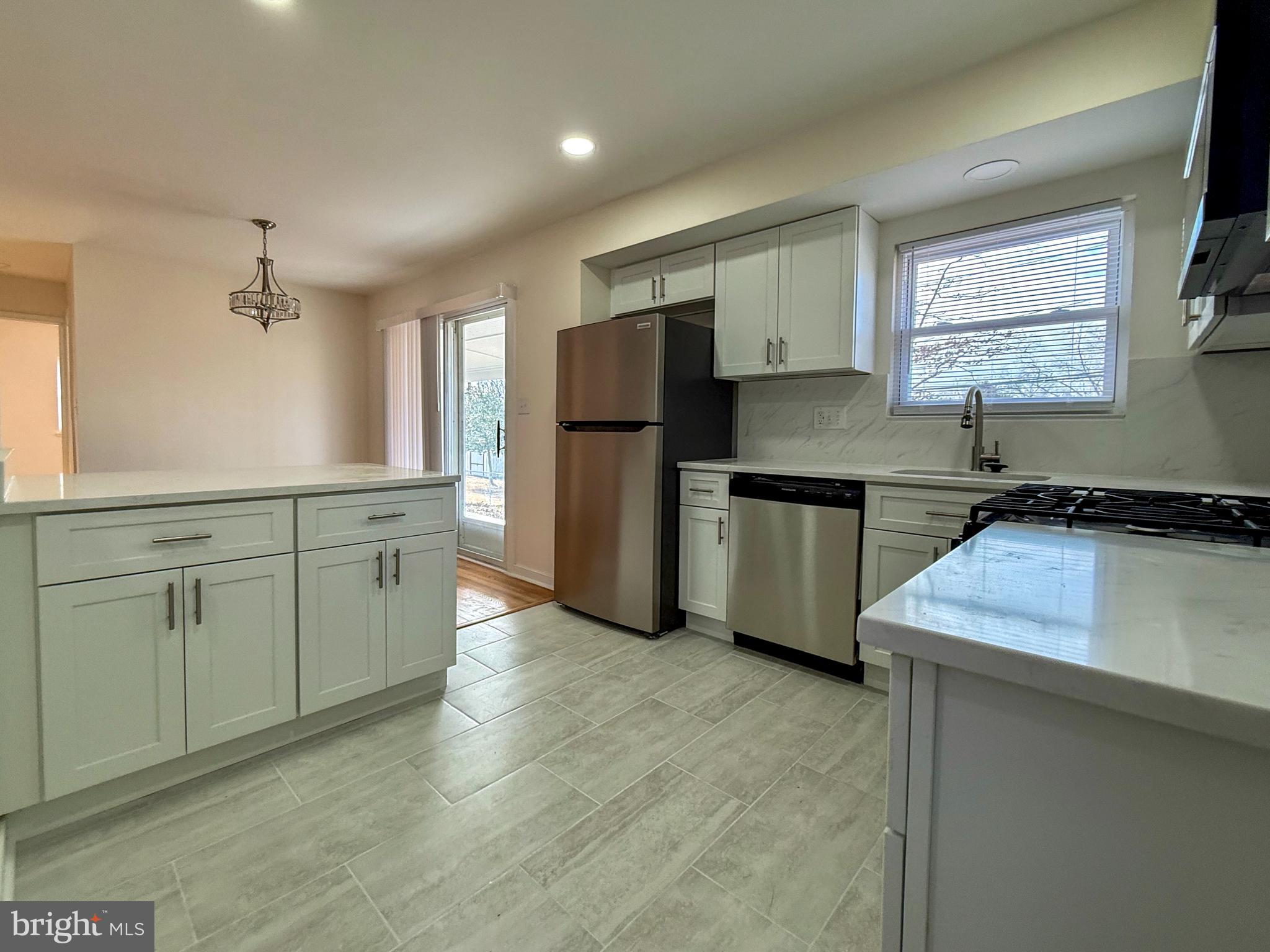 504 Crisfield Road Baltimore, MD 21220 - Photo 8 of 33