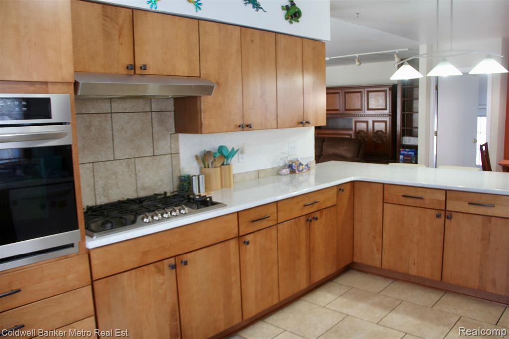 4092 Woodstock Road Waterford, MI 48328 - Photo 11 of 63