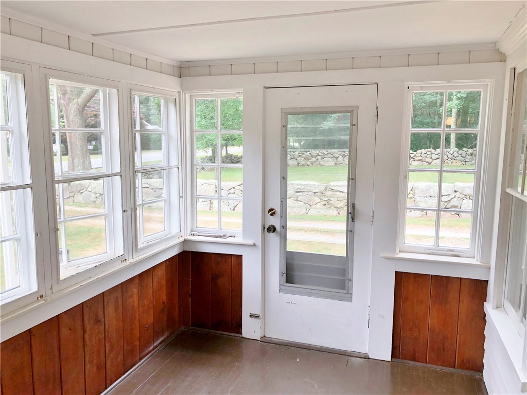 501 Main Road Westport, MA 02790 - Photo 12 of 20 Gallery Image 12