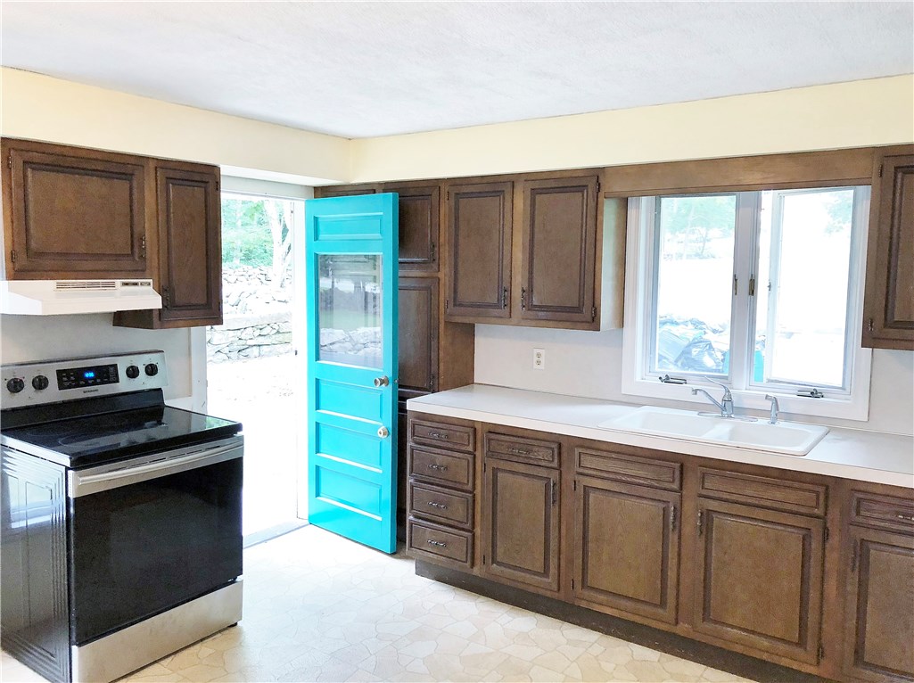 501 Main Road Westport, MA 02790 - Photo 10 of 20 Gallery Image 10