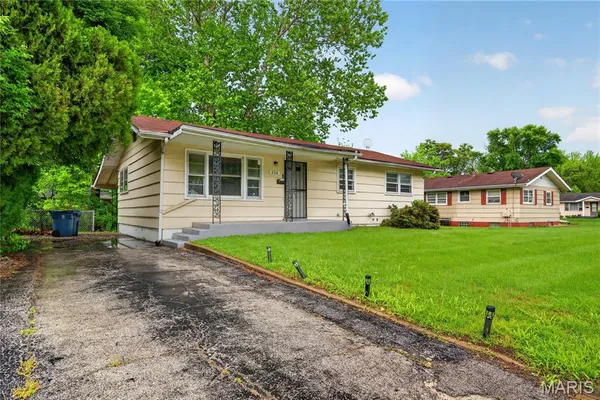 $104,900 | 236 Forestwood Drive, St. Louis, MO 63135