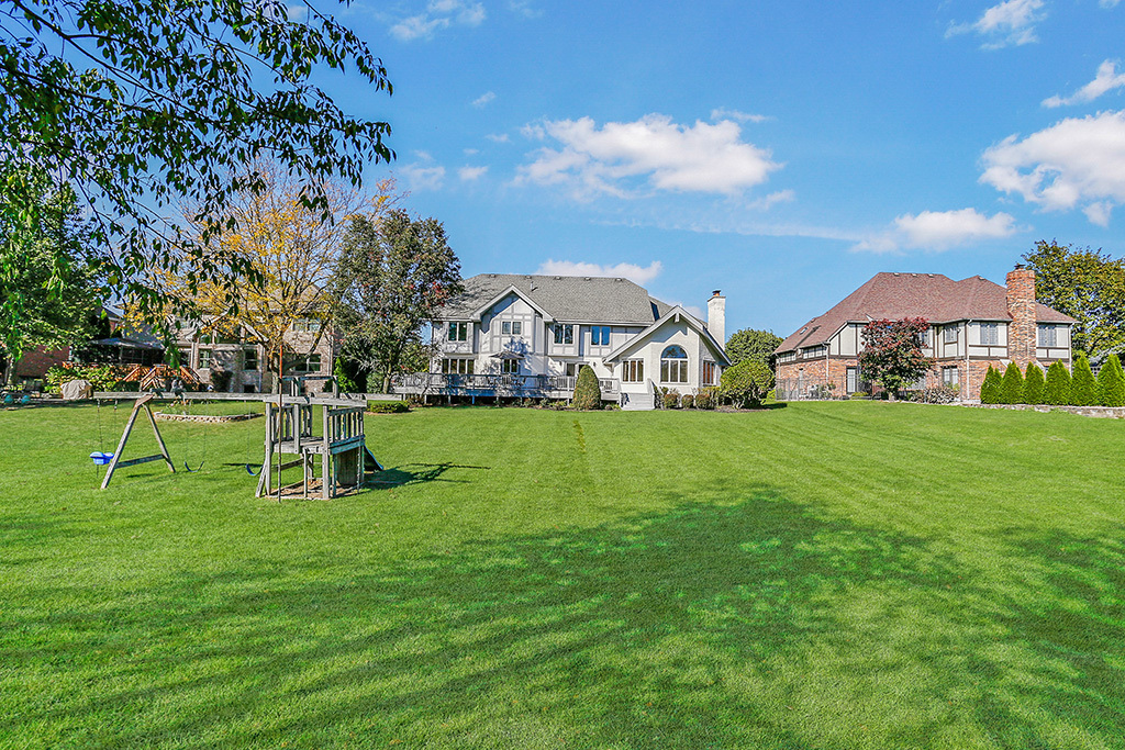13629 South Kickapoo Trail Homer Glen, IL 60491 - Photo 4 of 28 a view of a park with large trees