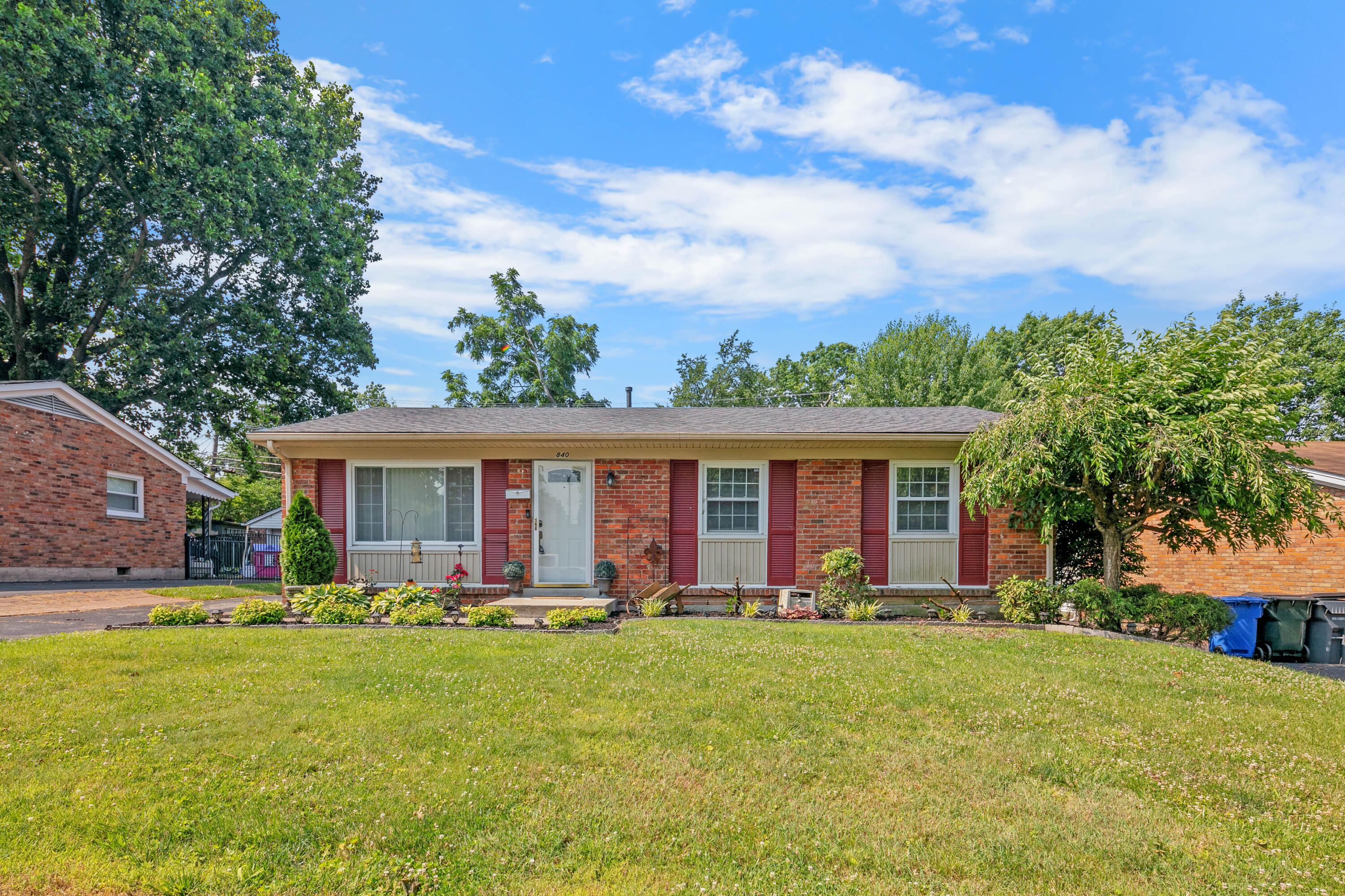 840 Honeysuckle Road Lexington, KY 40504 - Photo 1 of 19 untitled-8139