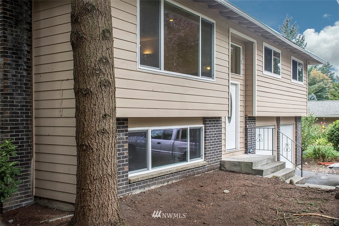 8 219th Place Southwest Bothell, WA 98021 - Photo 2 of 19