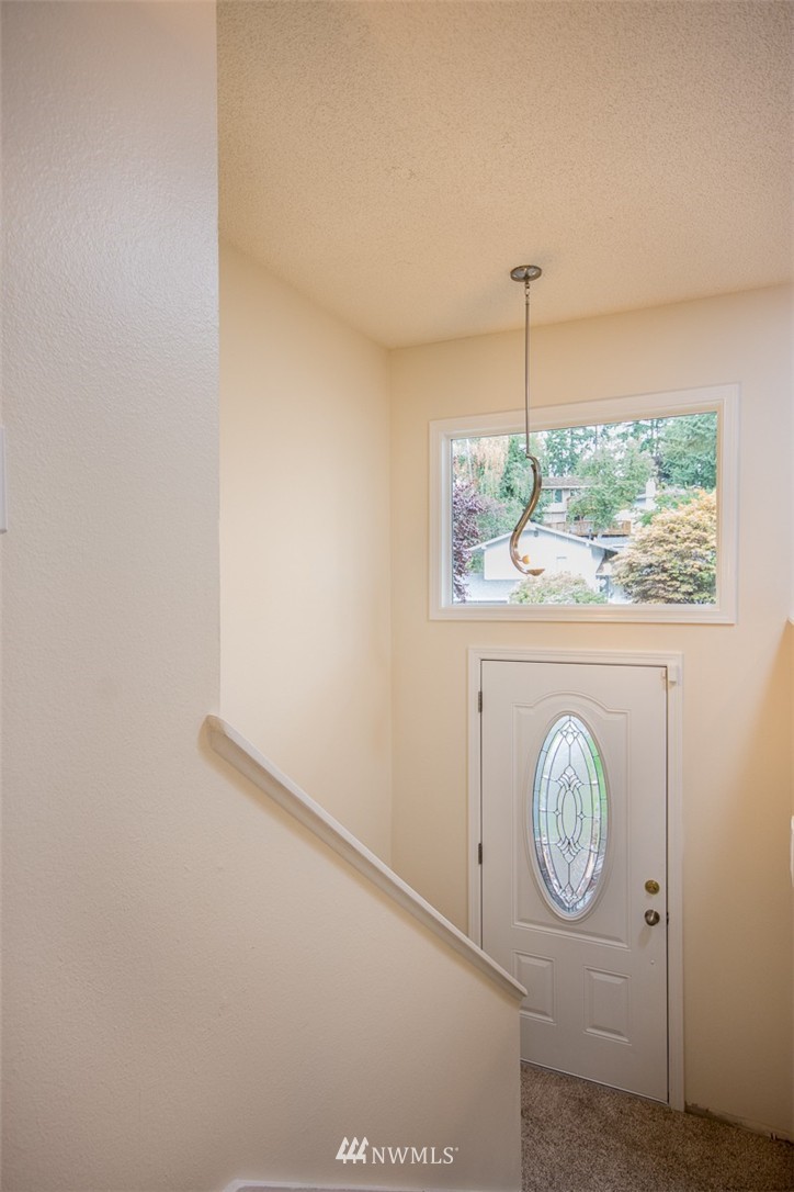 8 219th Place Southwest Bothell, WA 98021 - Photo 5 of 19