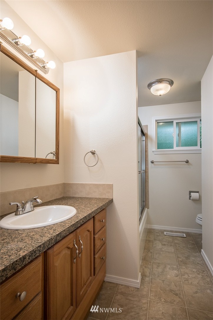8 219th Place Southwest Bothell, WA 98021 - Photo 9 of 19