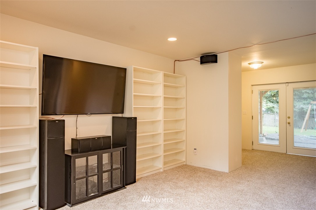 8 219th Place Southwest Bothell, WA 98021 - Photo 10 of 19