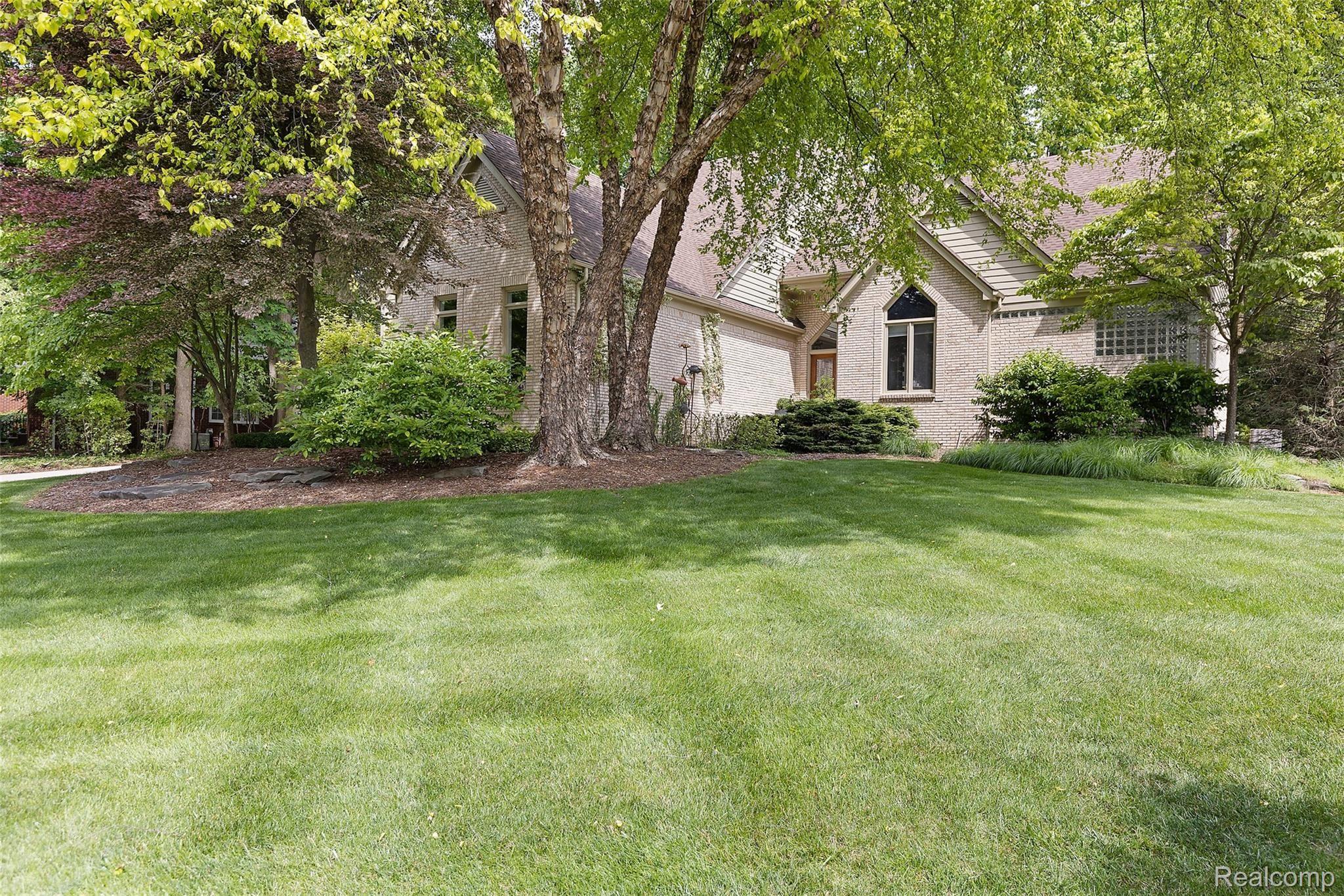 1710 Apple Ridge Court Rochester, MI 48306 - Photo 2 of 50 02 1710 Apple Ridge Ct-6.jpg