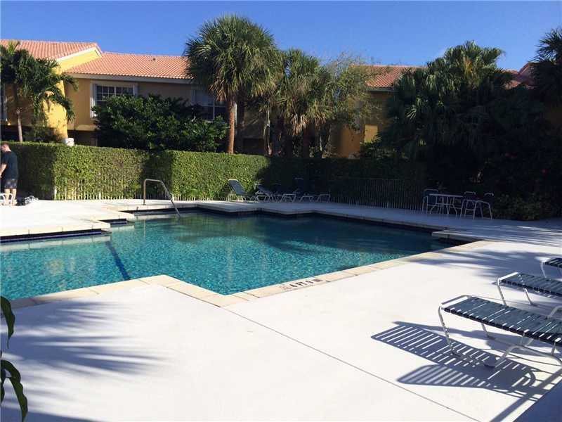822 Jeffery Street, Unit 822 Boca Raton, FL 33487 - Photo 4 of 6 Swimming Pool/Hot Tub/Sauna