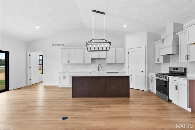 $598,800 | 817 Golden Bell Lane, O'Fallon, IL 62269