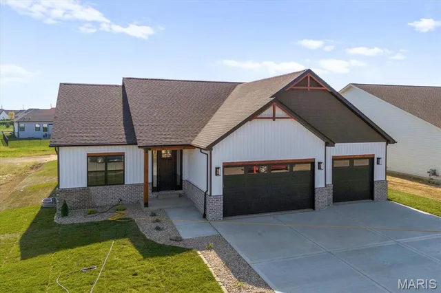 $598,800 | 817 Golden Bell Lane, O'Fallon, IL 62269