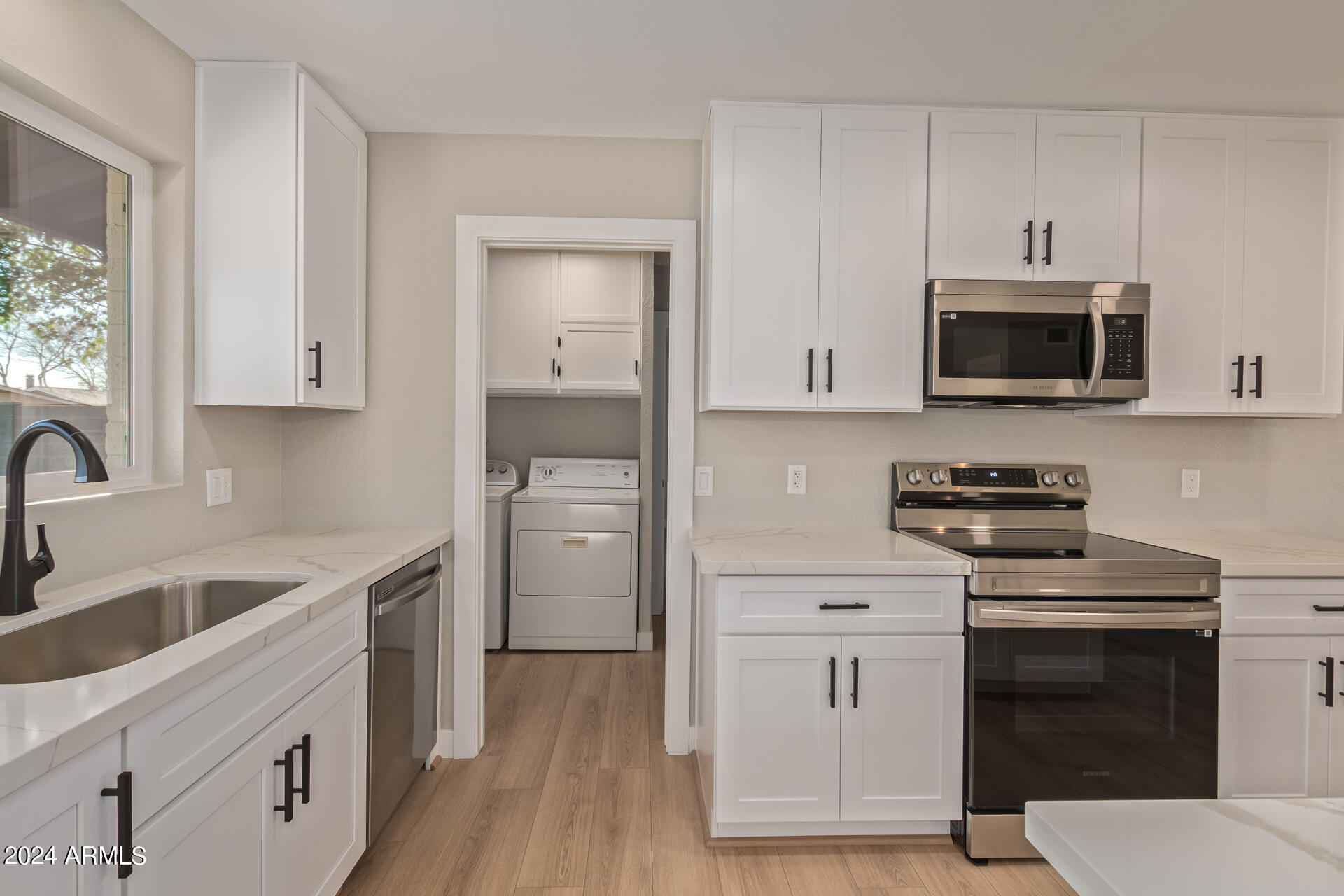 7727 West Osborn Road Phoenix, AZ 85033 - Photo 10 of 26 New Black Hardware