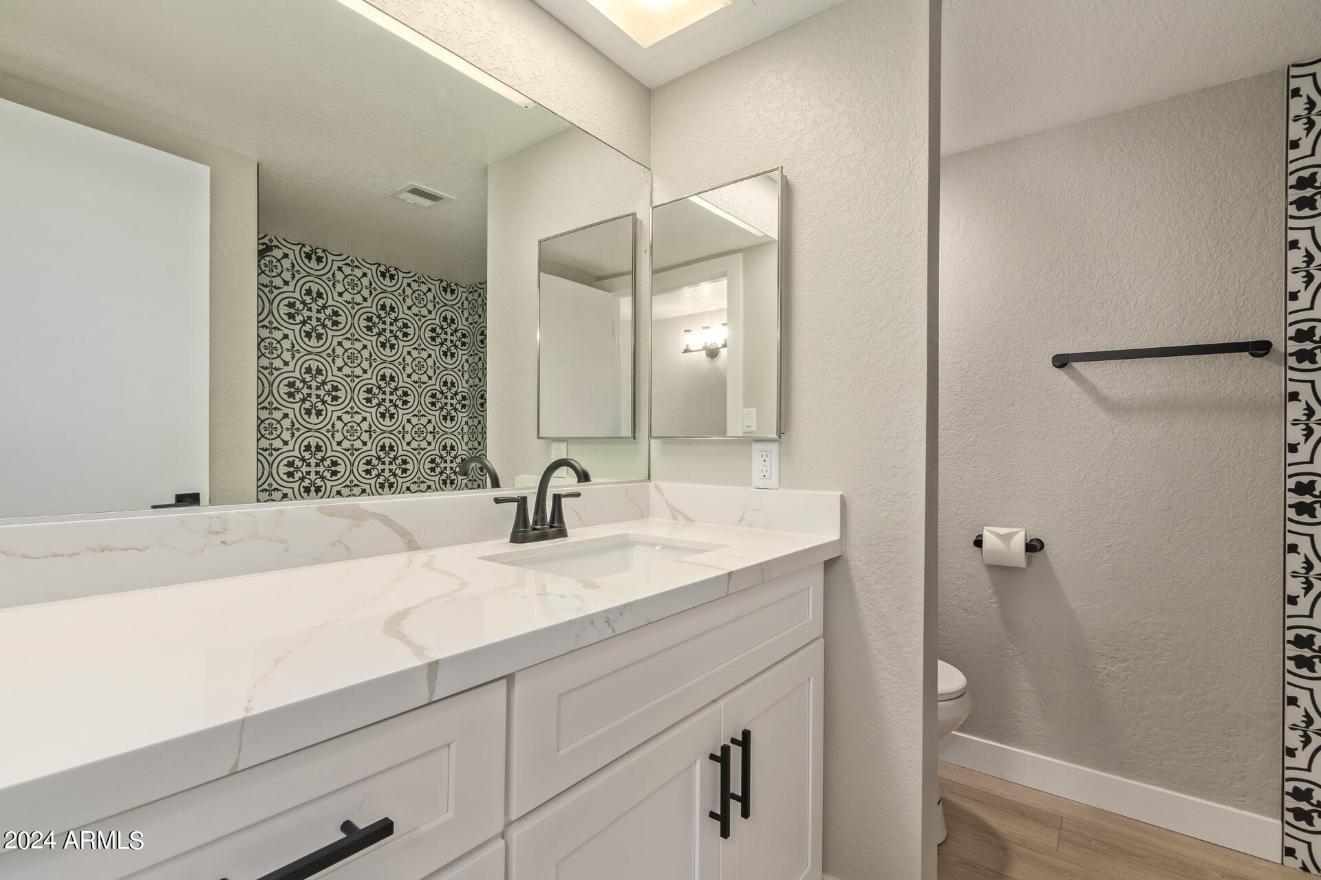 7727 West Osborn Road Phoenix, AZ 85033 - Photo 18 of 26 Bathroom 2