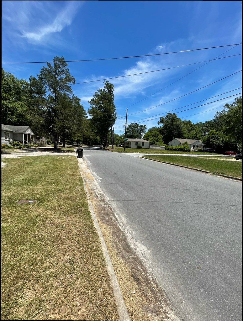 2319 6th Street Columbus, GA 31906 - Photo 4 of 4 a view of a tennis court