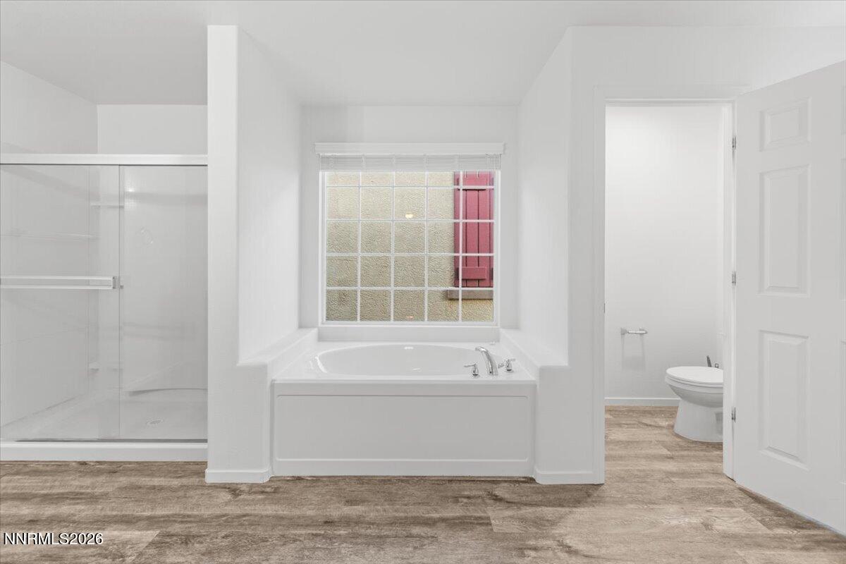 9630 Windjammer Way Reno, NV 89506 - Photo 17 of 50 42-Primary Bathroom