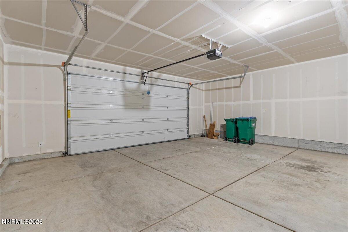 9630 Windjammer Way Reno, NV 89506 - Photo 22 of 50 27-Garage