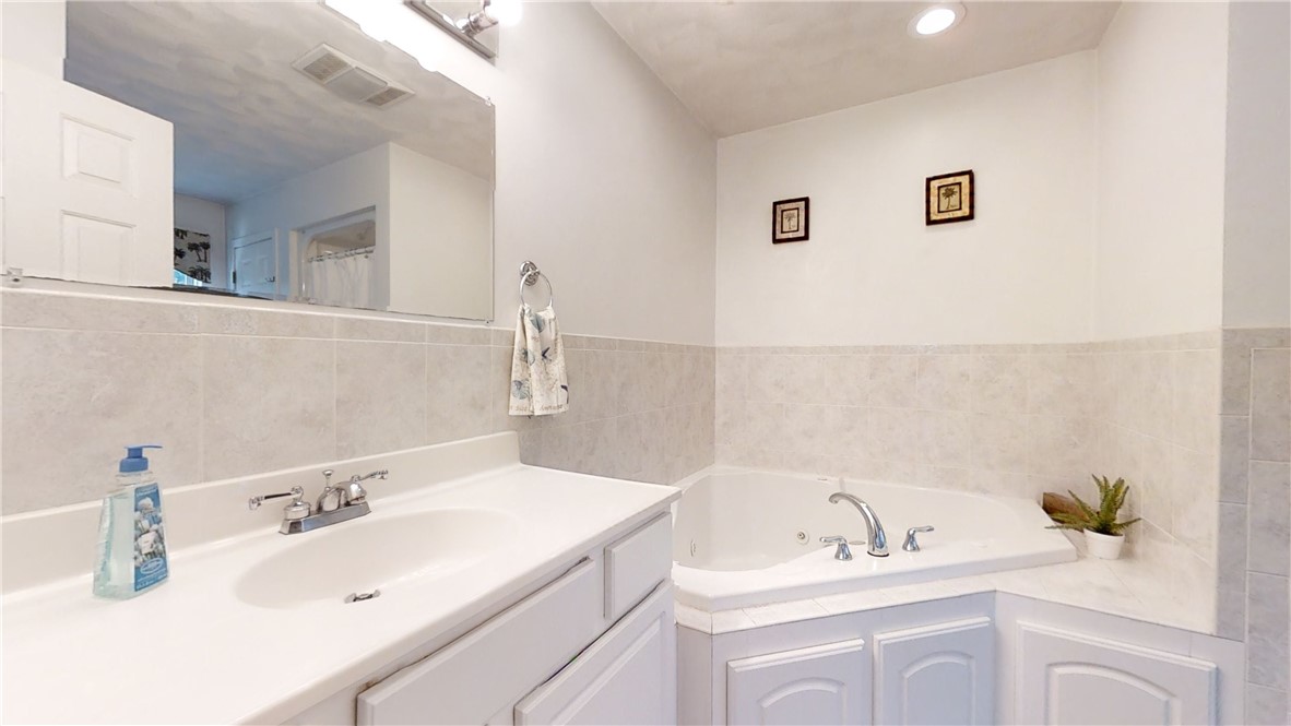 51 Glendale Road Narragansett, RI 02882 - Photo 39 of 50