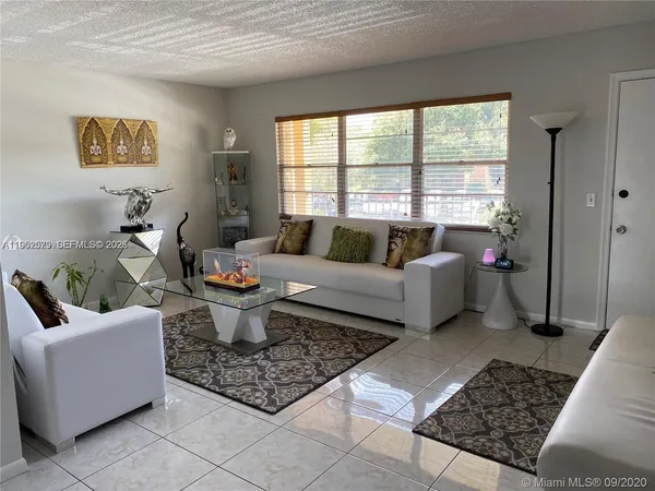 $1,550 | 13255 Southwest 7th Court, Unit 215D, Pembroke Pines, FL 33027