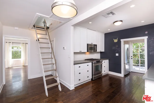 $6,800 | 1109 Arizona Avenue, Santa Monica, CA 90401