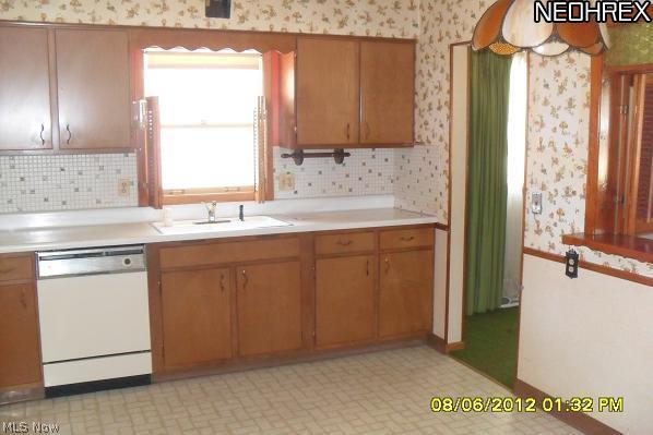 13708 Carpenter Road Garfield Heights, OH 44125 - Photo 4 of 13