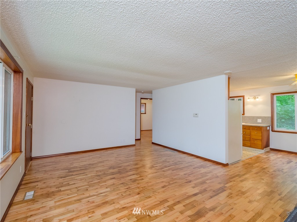 719 John Bailey Road Bothell, WA 98012 - Photo 3 of 22 Gallery Image 3