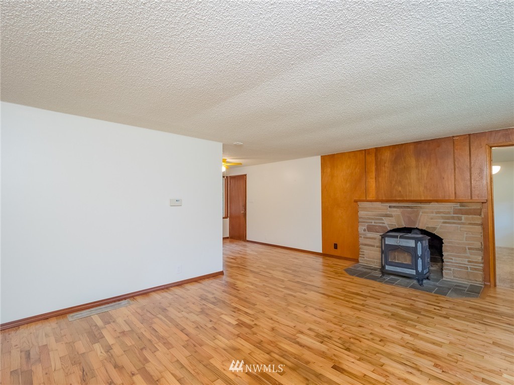 719 John Bailey Road Bothell, WA 98012 - Photo 4 of 22 Gallery Image 4