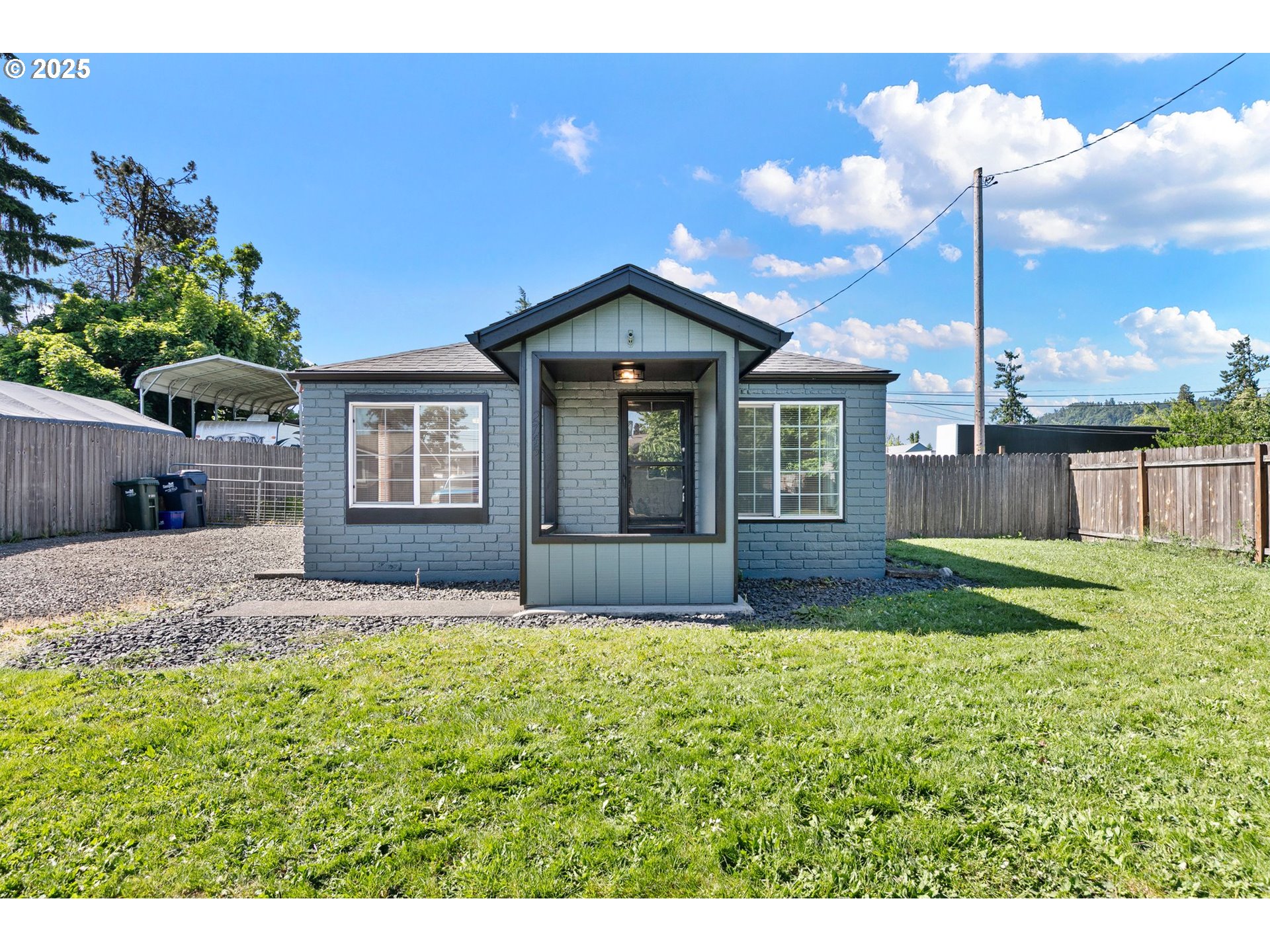 2745 C Street Springfield, OR 97477 - Photo 1 of 33