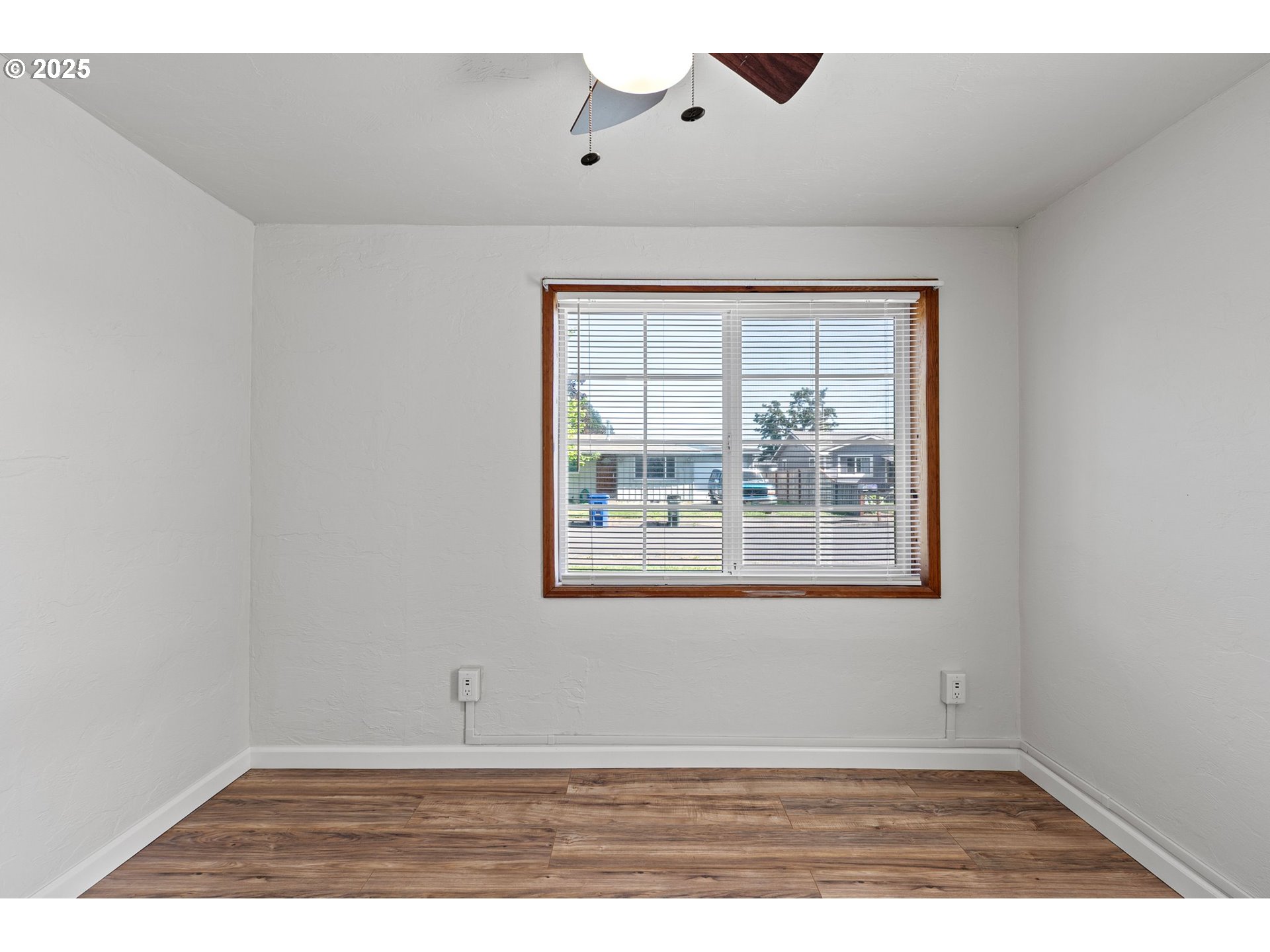 2745 C Street Springfield, OR 97477 - Photo 11 of 33