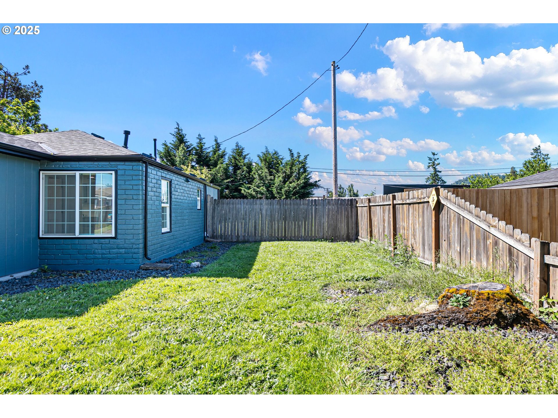 2745 C Street Springfield, OR 97477 - Photo 31 of 33