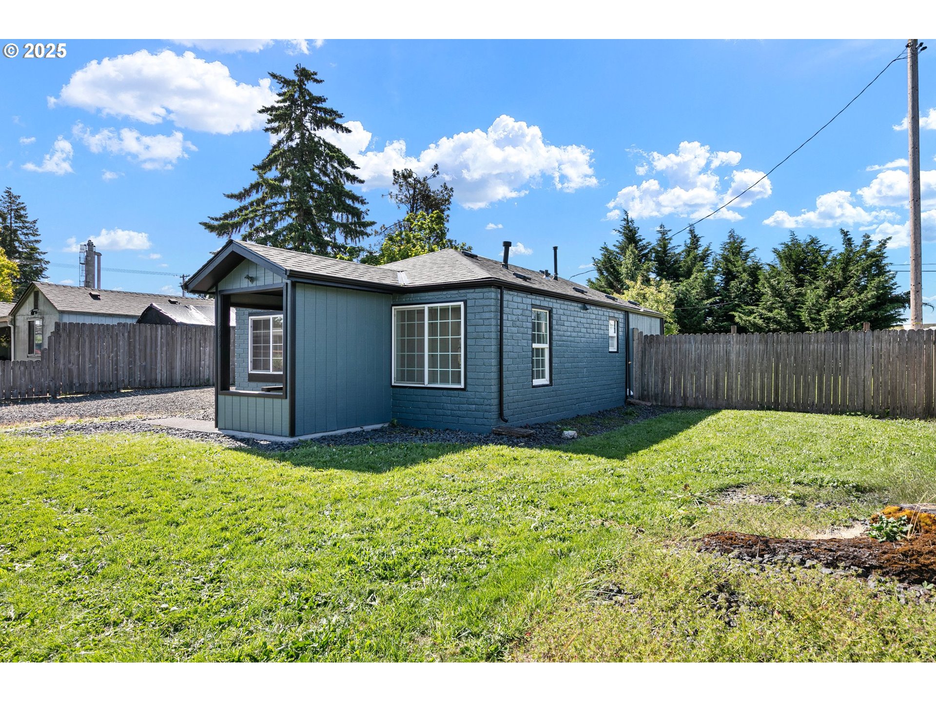 2745 C Street Springfield, OR 97477 - Photo 32 of 33