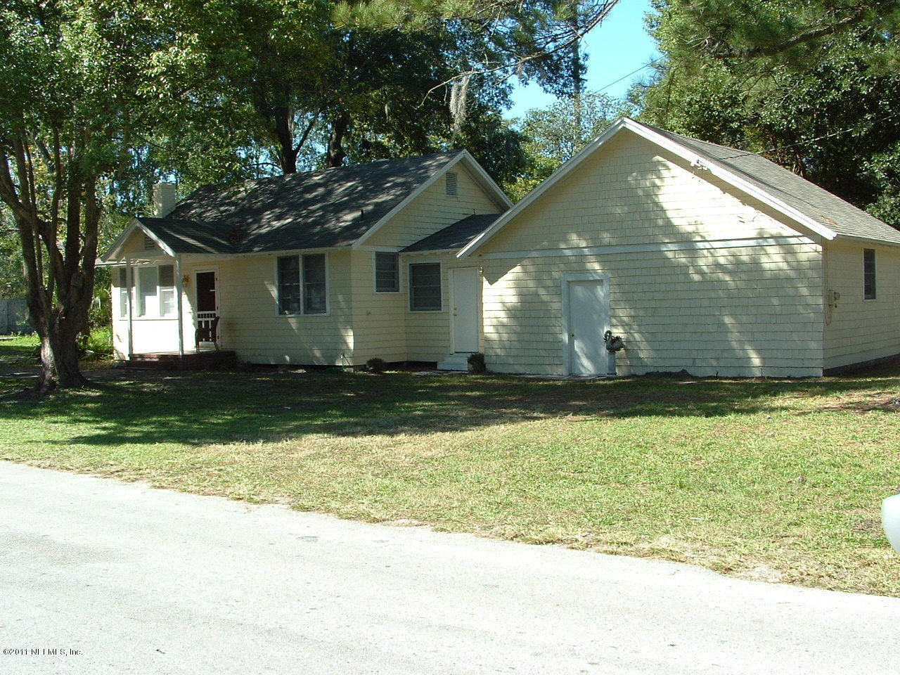 1660 Ryar Road Jacksonville, FL 32216 - Photo 1 of 7 Front