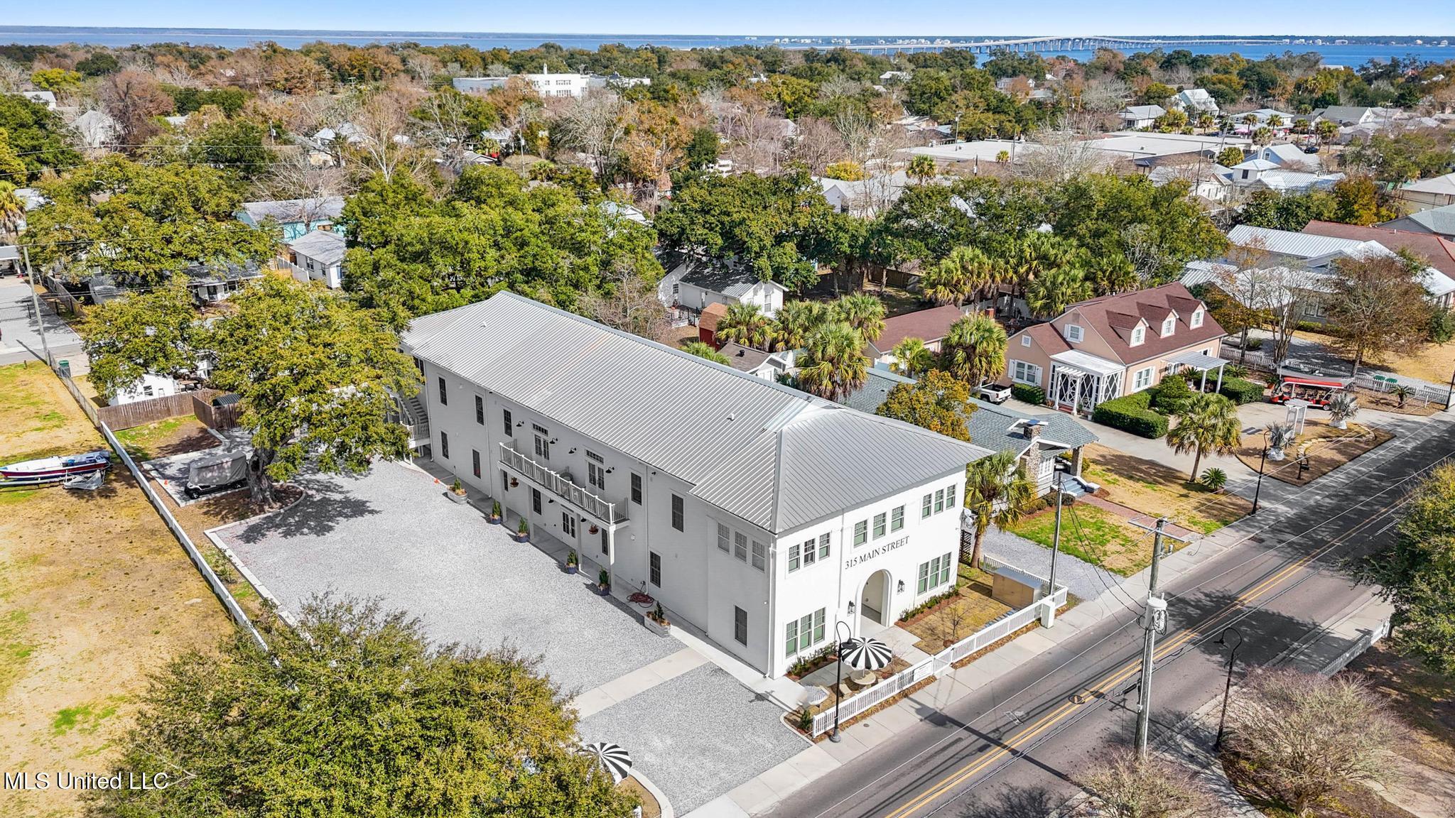 315 Main Street, Unit A Bay St. Louis, MS 39520 - Photo 23 of 29 075