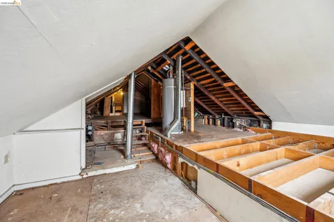 $699,000 | 1820 International Boulevard, Oakland, CA 94606