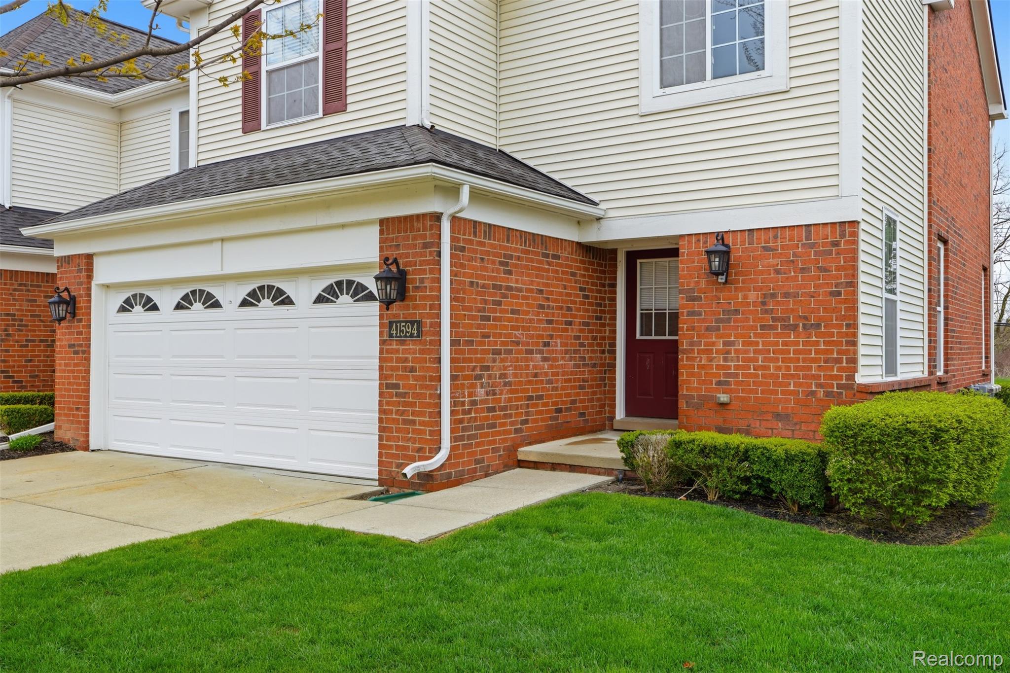 41594 Mitchell Road Novi, MI 48377 - Photo 2 of 35 009.jpg