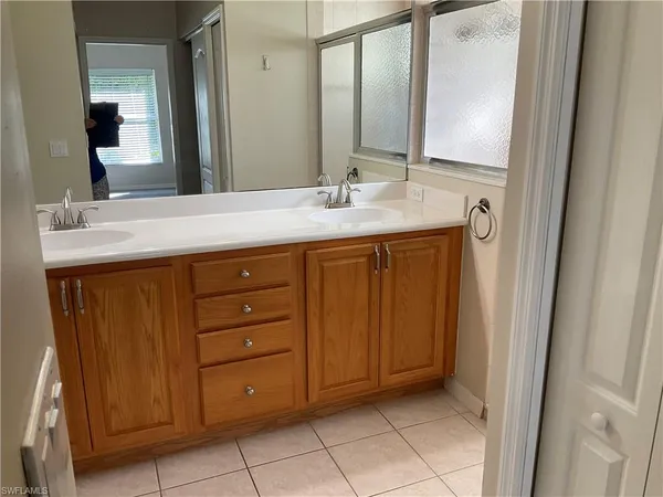 $599,900 | 135 Glen Eagle Circle, Naples, FL 34104