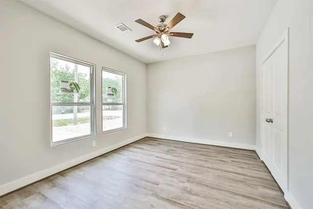 $1,750 | 420 Ave B, La Marque, TX 77568